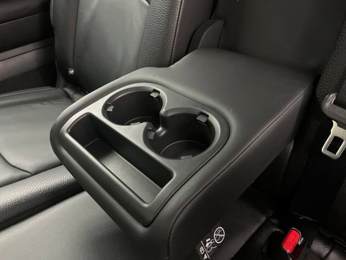 Used 2025 Nissan Pathfinder SL FWD image 27