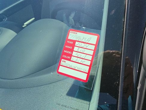Certified 2024 Kia Soul LX FWD image 10