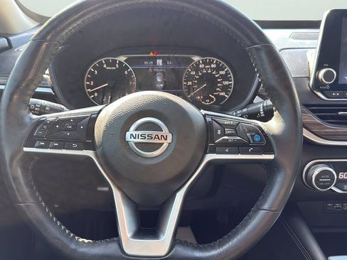 Used 2022 Nissan Altima 2.5 SL FWD image 12