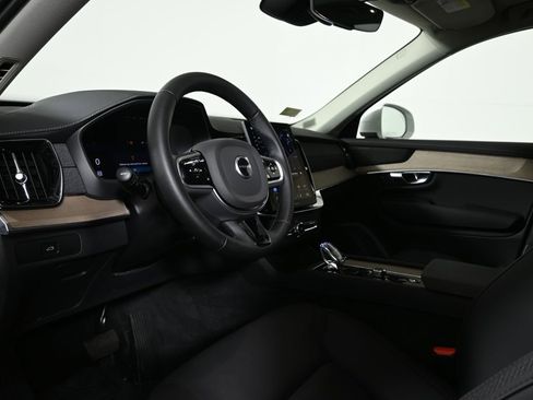 Used 2025 Volvo XC90 B5 Plus w/ Protection Package Premier image 14