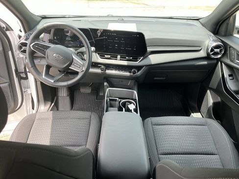 Used 2025 Chevrolet Equinox LT w/ Midnight Edition FWD image 21