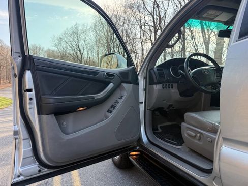 Used 2008 Toyota 4Runner Limited image 41