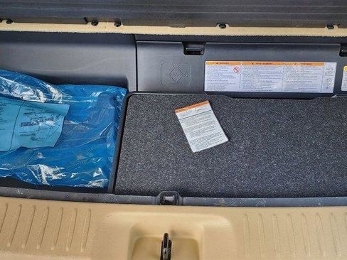 Used 2016 Toyota Highlander Limited FWD image 33