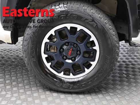 Used 2024 Toyota Tacoma TRD Off-Road AWD/4WD image 33