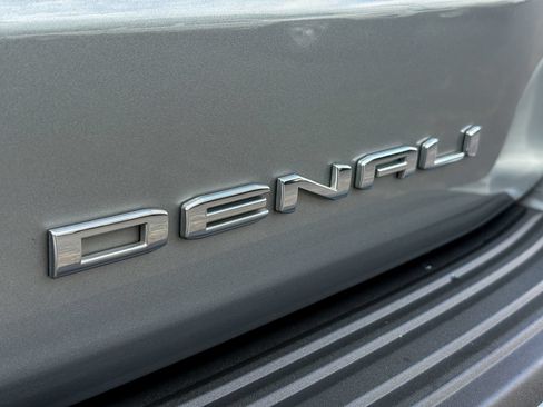 Used 2024 GMC Yukon XL Denali w/ Advanced Technology Package AWD/4WD image 20