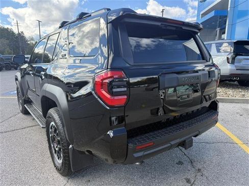 Used 2025 Toyota 4Runner TRD Off-Road Premium image 4