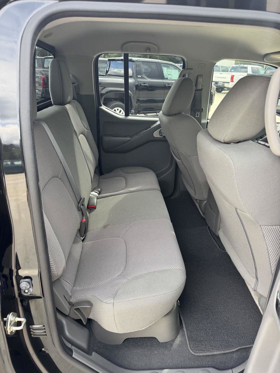 Used 2019 Nissan Frontier SV w/ Value Truck Package RWD image 15