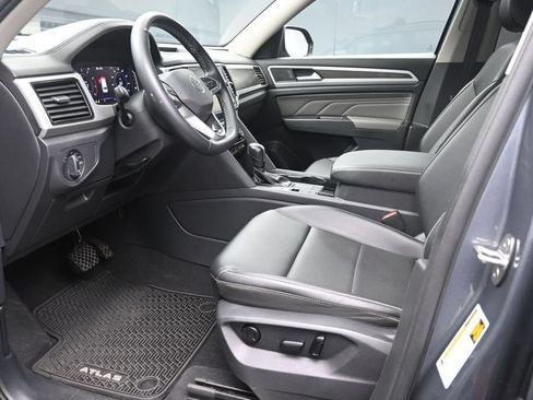 Used 2022 Volkswagen Atlas SE FWD image 17