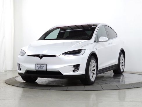 Used 2020 Tesla Model X Long Range image 3