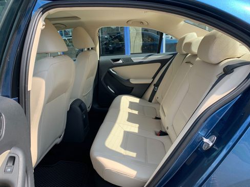 Used 2017 Volkswagen Jetta SE FWD image 26