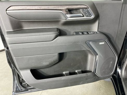 Used 2023 Chevrolet Silverado 1500 LTZ w/ LTZ Premium Package AWD/4WD image 28
