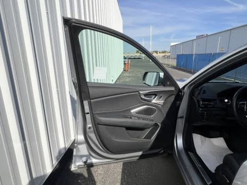 Used 2025 Acura RDX SH-AWD image 13