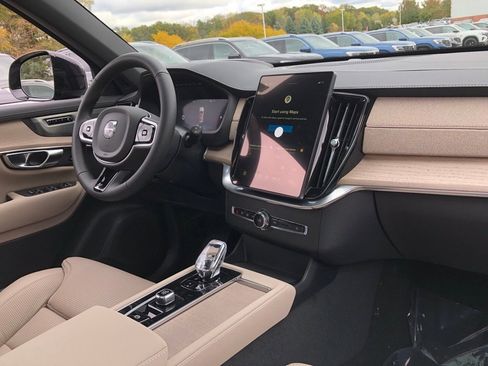 New 2026 Volvo XC90 B6 Ultra w/ Protection Package Premier image 17