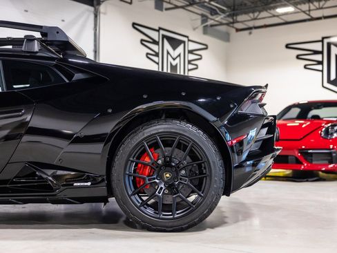 Used 2024 Lamborghini Huracan Sterrato AWD/4WD image 17