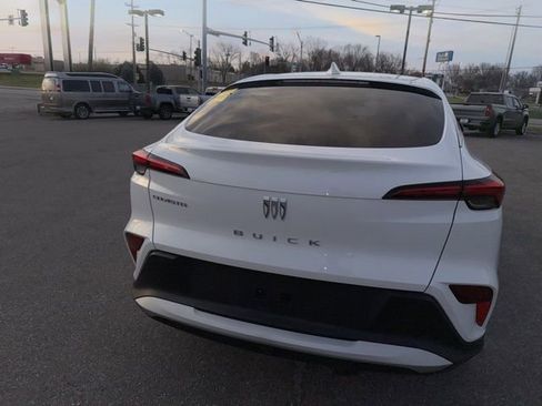 Used 2024 Buick Envista Preferred w/ Convenience I Package image 13