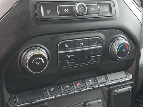 Certified 2020 Chevrolet Silverado 1500 Custom w/ Custom Value Package AWD/4WD image 15