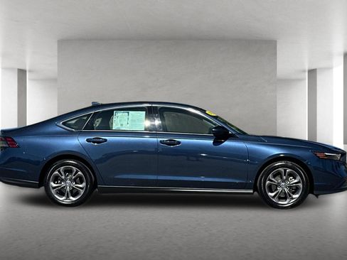 Used 2023 Honda Accord EX image 3