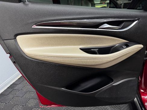 Used 2021 Buick Enclave Essence image 44