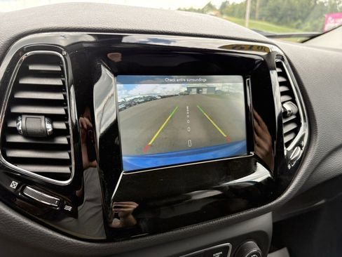 Used 2019 Jeep Compass Altitude image 38