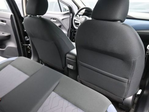 Used 2025 Nissan Versa SV image 14