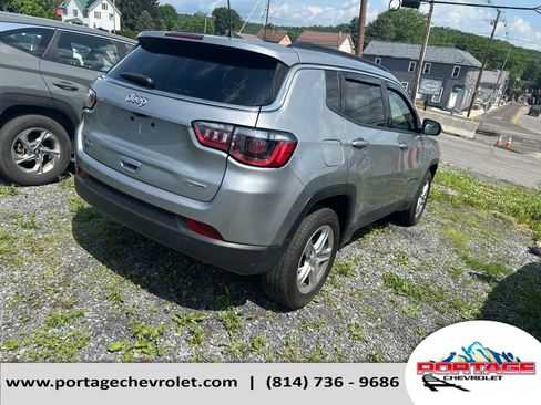 Used 2024 Jeep Compass Latitude w/ Convenience Group AWD/4WD image 5