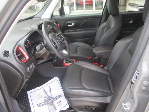 Used 2021 Jeep Renegade Trailhawk w/ Sun & Sound Group AWD/4WD image 4