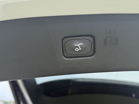 Used 2024 Ford Edge SEL w/ Convenience Package AWD/4WD image 8
