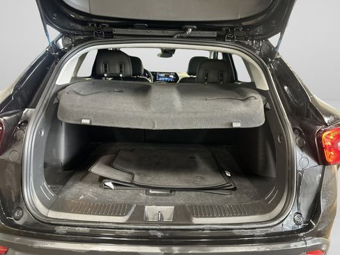 Used 2025 Chevrolet Trax LT w/ LT Convenience Package image 10