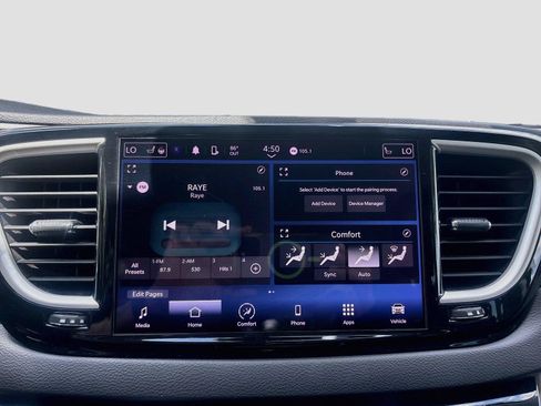 Used 2023 Chrysler Pacifica Touring-L FWD image 22