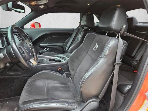 Used 2016 Dodge Challenger R/T Scat Pack w/ Leather Interior Group RWD image 15