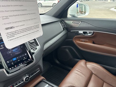 Certified 2024 Volvo XC90 T8 Ultimate w/ Protection Package Premier image 35