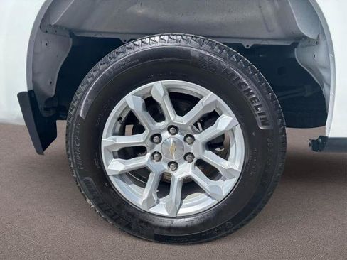 Used 2023 Chevrolet Silverado 1500 LT AWD/4WD image 4