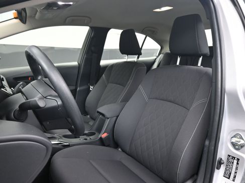 Used 2025 Toyota Corolla LE image 17