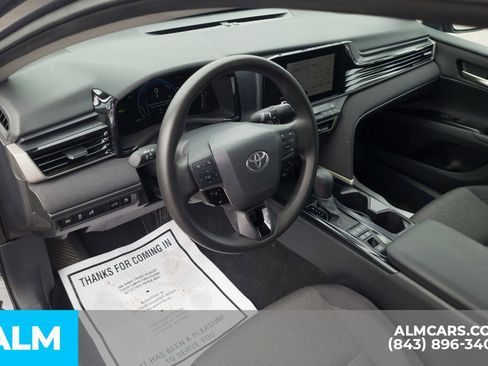 Used 2025 Toyota Camry LE image 14