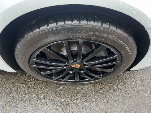 Used 2018 Porsche Panamera 4S image 13