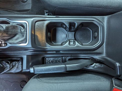 Used 2019 Jeep Wrangler Unlimited Sport S image 27