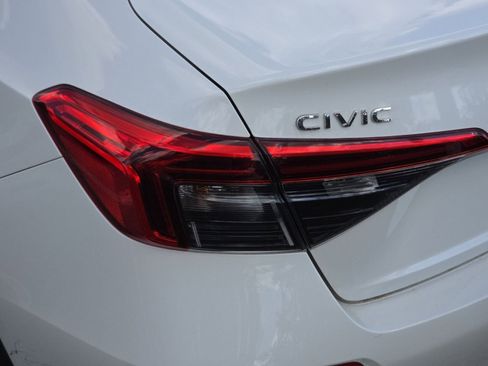 Used 2023 Honda Civic Sport image 14