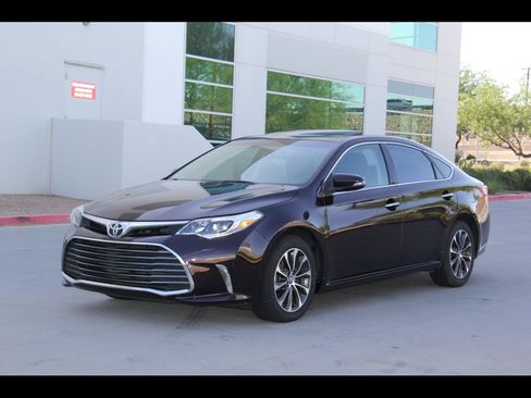 Used 2016 Toyota Avalon XLE Premium FWD image 1