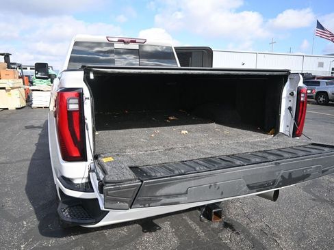 Used 2024 GMC Sierra 3500 Denali w/ Denali Reserve Package image 26