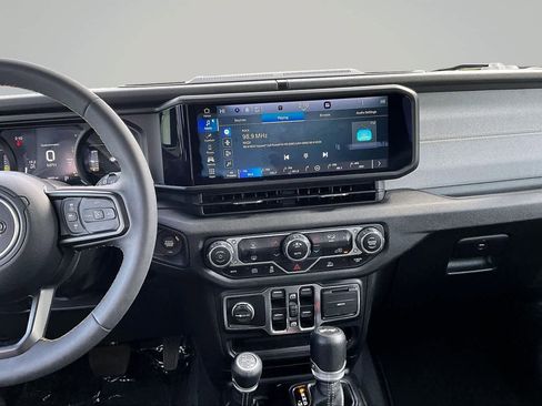 Used 2024 Jeep Wrangler Unlimited AWD/4WD image 16