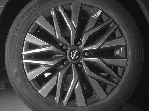 Used 2025 Nissan Altima 2.5 SV FWD image 18