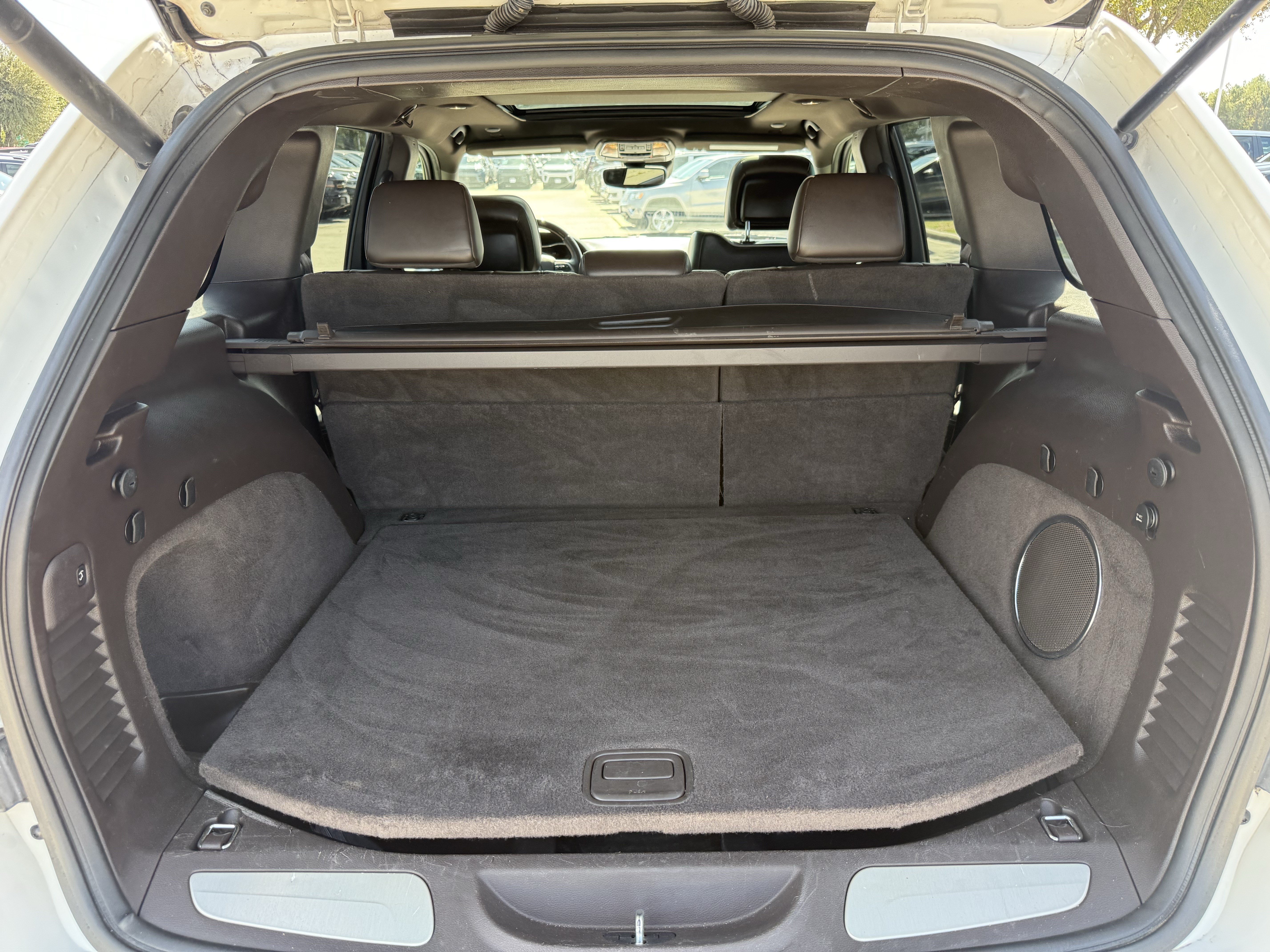 Used 2018 Jeep Grand Cherokee Overland RWD image 32
