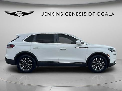 Used 2022 Lincoln Nautilus FWD w/ Premium Package image 2
