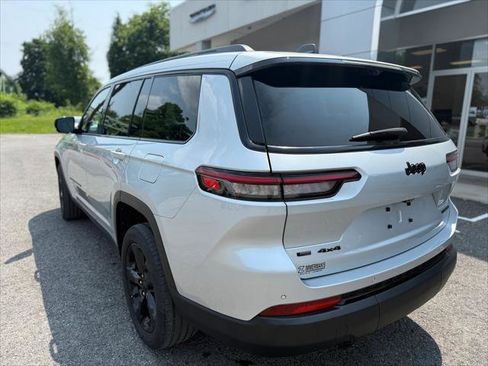 Certified 2022 Jeep Grand Cherokee L Limited w/ Luxury Tech Group II image 9