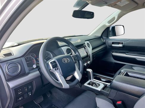 Used 2015 Toyota Tundra SR5 image 9