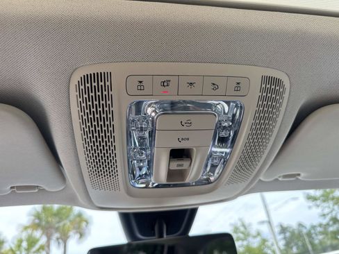 Used 2022 Mercedes-Benz GLB 250 4MATIC w/ Premium Package Lite image 28