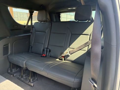 Used 2025 Chevrolet Suburban Z71 AWD/4WD image 14