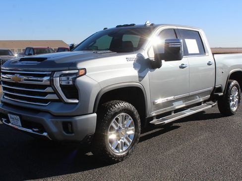 Used 2025 Chevrolet Silverado 2500 High Country w/ Technology Package image 10