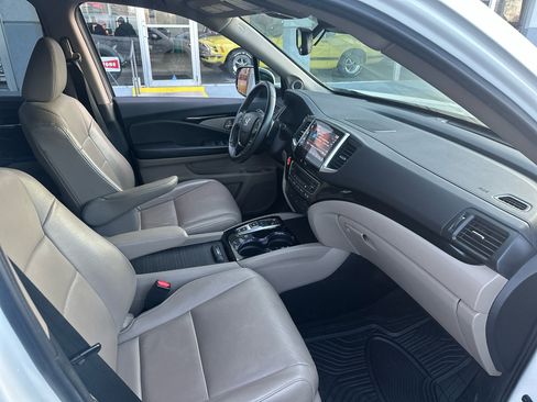 Used 2017 Honda Pilot Touring image 21