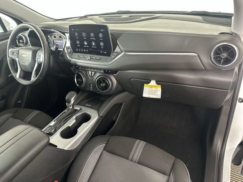 Used 2025 Chevrolet Blazer LT w/ Convenience Package FWD image 31